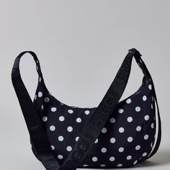 BAGGU Medium Nylon Crescent Bag in Polka Dot Black and White - Picture 4 of 4